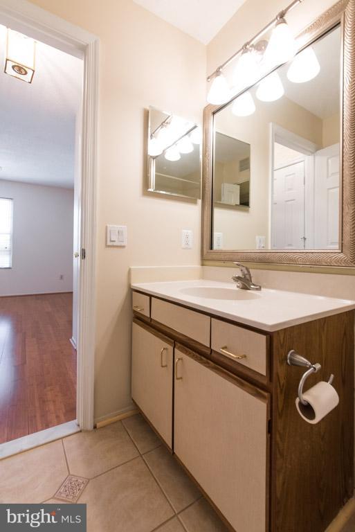 126 Fort Evans Road Southeast, Unit E Leesburg, VA 20175 - Photo 15 of 25 Bath (Master)