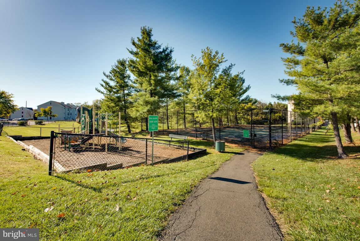 126 Fort Evans Road Southeast, Unit E Leesburg, VA 20175 - Photo 25 of 25 Community playground