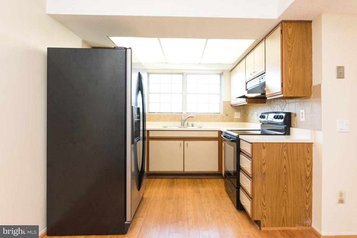 126 Fort Evans Road Southeast, Unit E Leesburg, VA 20175 - Photo 6 of 25 Kitchen