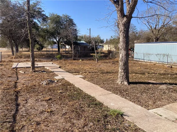 a view of a outdoor space with a house