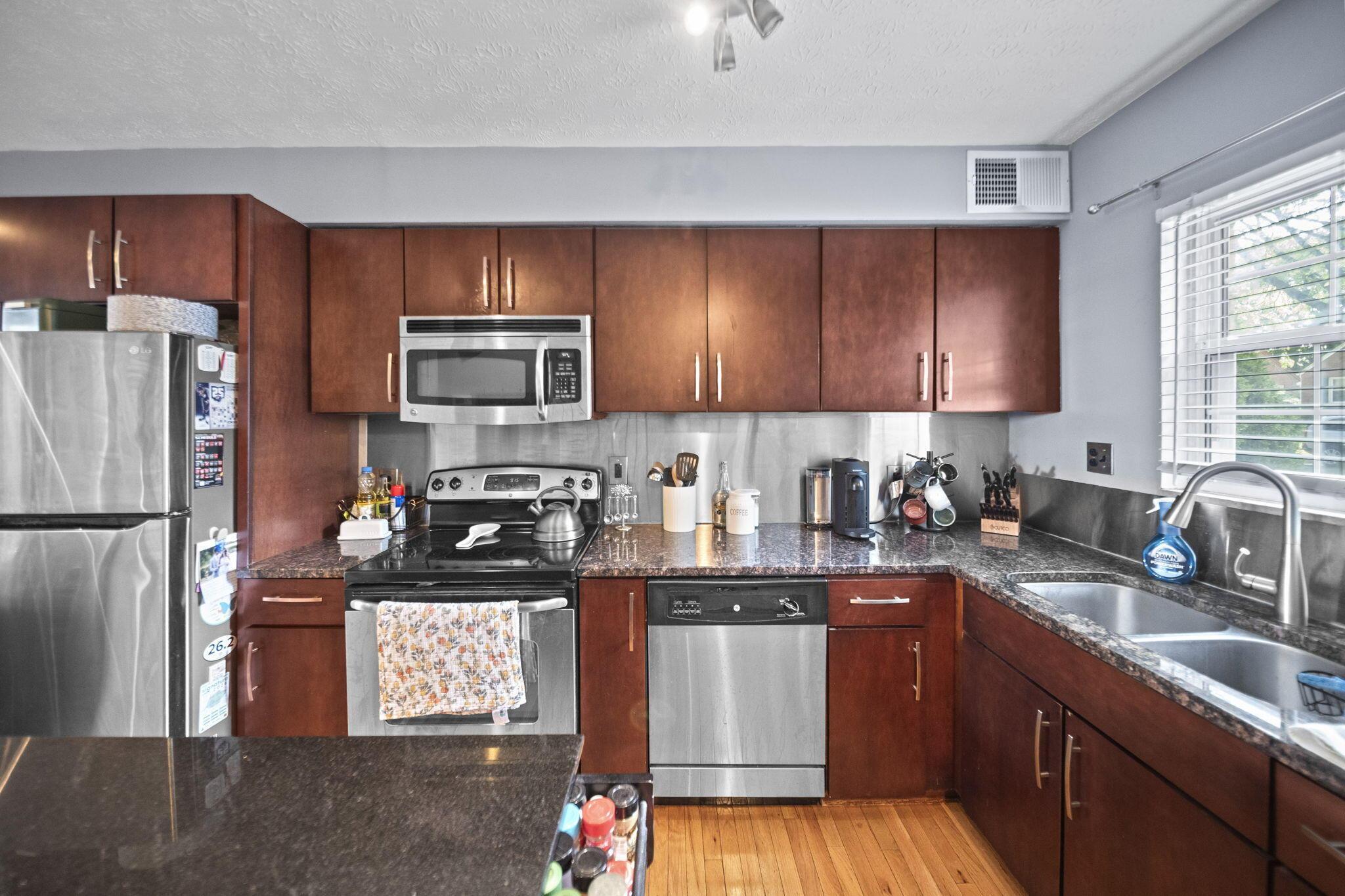 835 McClain Road Columbus, OH 43212 - Photo 6 of 30 12-web-or-mls-DSC00254