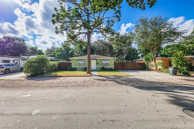 $2,150 | 13590 Northwest 5th Avenue, North Miami, FL 33168