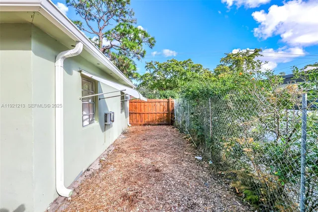 $2,150 | 13590 Northwest 5th Avenue, North Miami, FL 33168