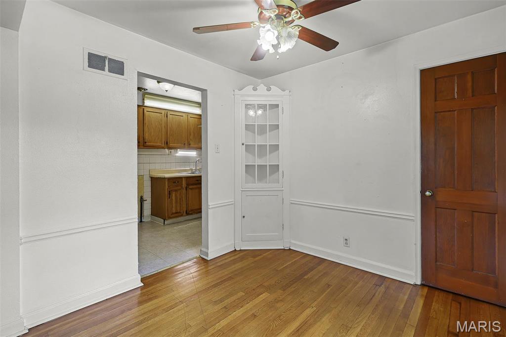 1041 Chambers Road St. Louis, MO 63137 - Photo 5 of 16