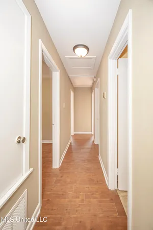 $1,400 | 105 Hickory Drive, Ocean Springs, MS 39564