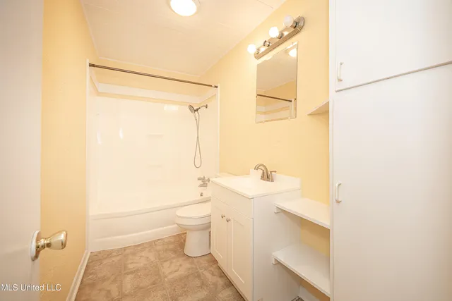 $1,400 | 105 Hickory Drive, Ocean Springs, MS 39564