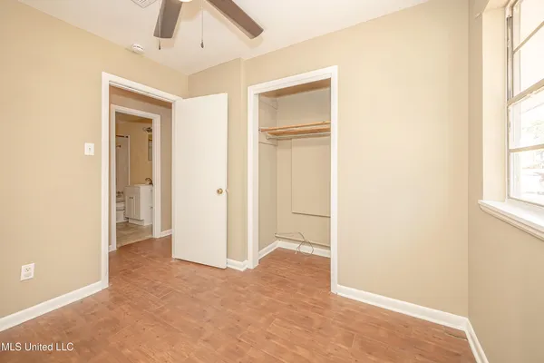 $1,400 | 105 Hickory Drive, Ocean Springs, MS 39564