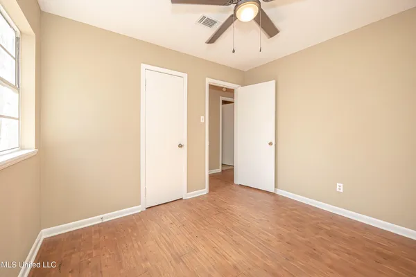 $1,400 | 105 Hickory Drive, Ocean Springs, MS 39564