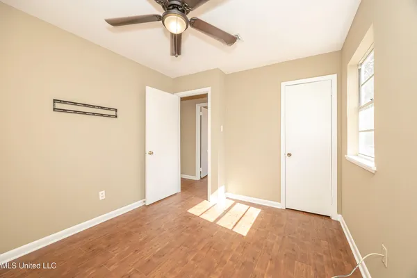 $1,400 | 105 Hickory Drive, Ocean Springs, MS 39564