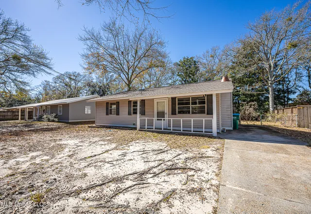 $1,400 | 105 Hickory Drive, Ocean Springs, MS 39564