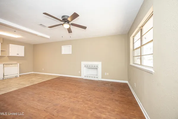 $1,400 | 105 Hickory Drive, Ocean Springs, MS 39564