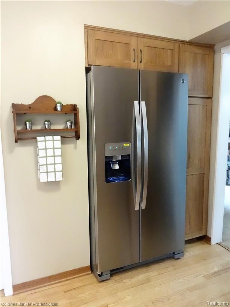 5065 Aintree Court Rochester, MI 48306 - Photo 18 of 59 5065 Aintree Ct_Brand new SS fridge, 2nd pantry
