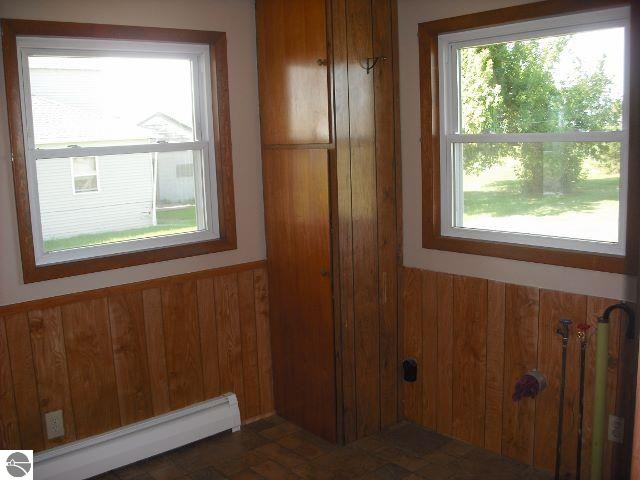 1827 East Washington Road Ithaca, MI 48847 - Photo 6 of 32 1790182-5.JPG