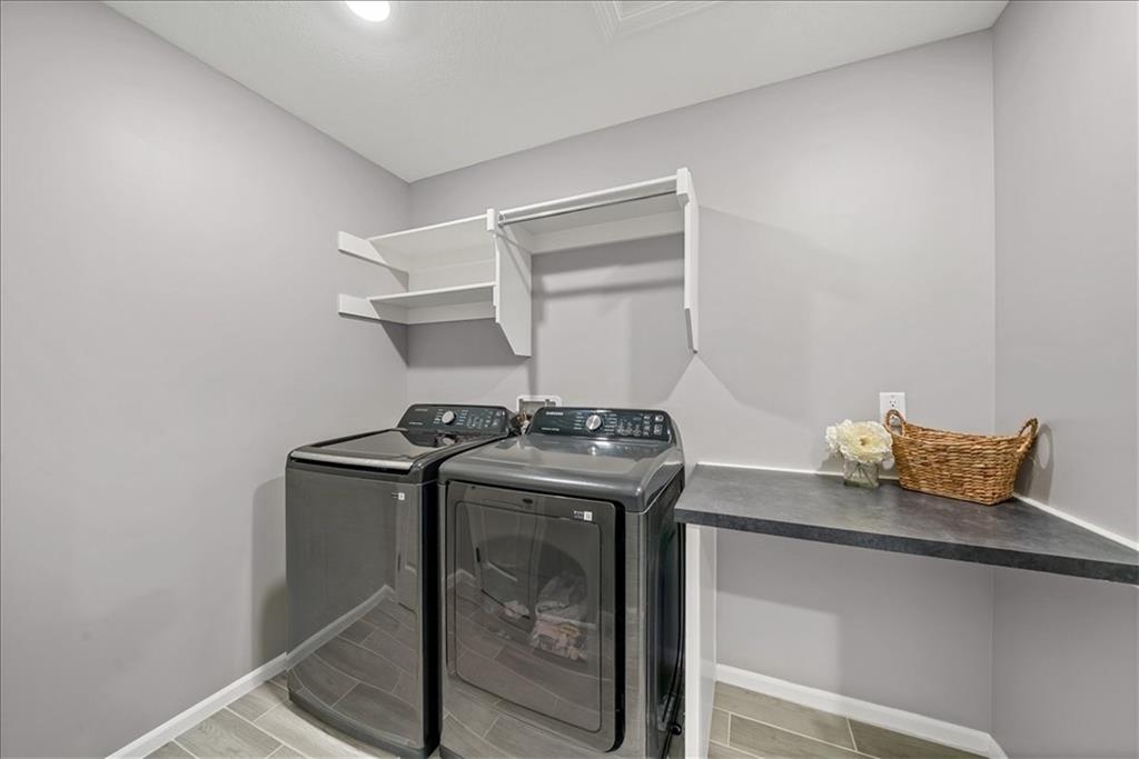 19004 Skyview Lane Spring Hill, KS 66083 - Photo 19 of 33