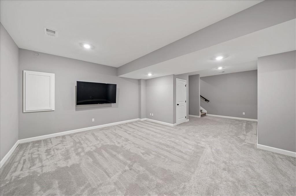 19004 Skyview Lane Spring Hill, KS 66083 - Photo 23 of 33