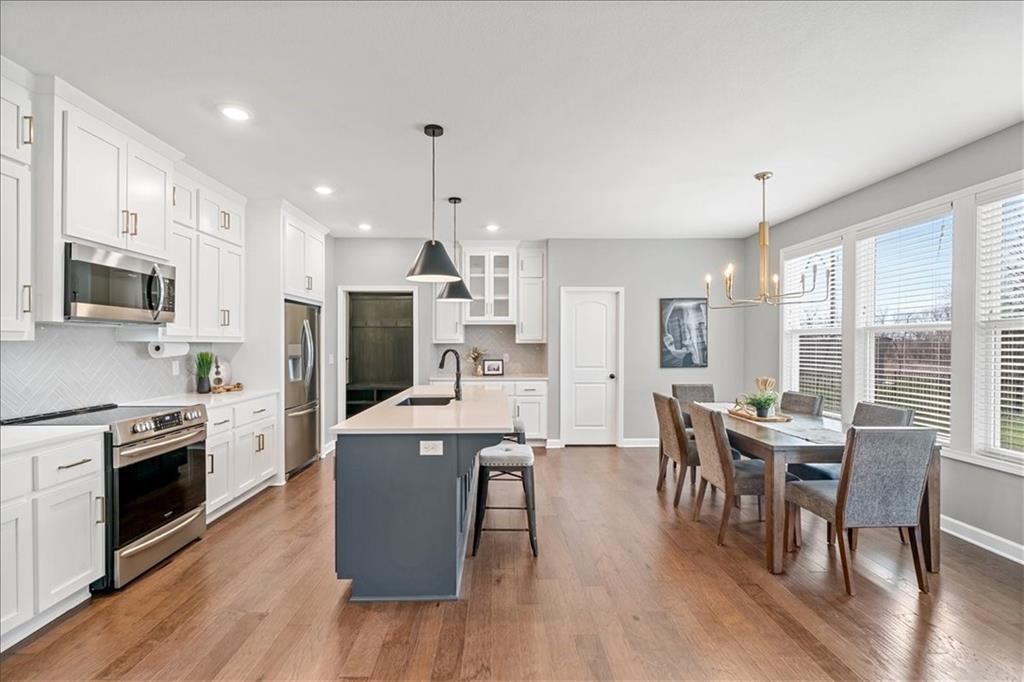 19004 Skyview Lane Spring Hill, KS 66083 - Photo 7 of 33