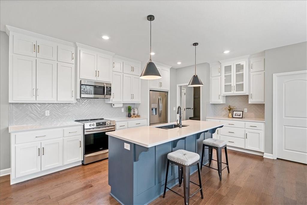 19004 Skyview Lane Spring Hill, KS 66083 - Photo 8 of 33