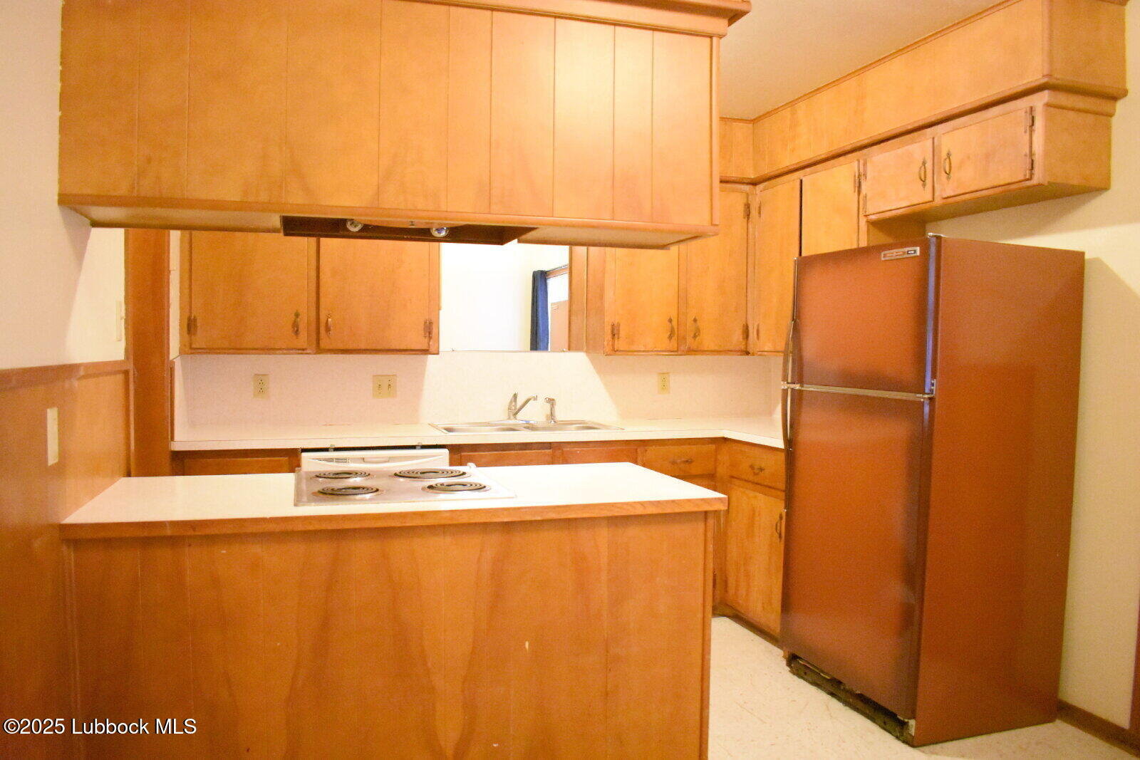 2008 54th Street Lubbock, TX 79412 - Photo 8 of 14 Kitchen