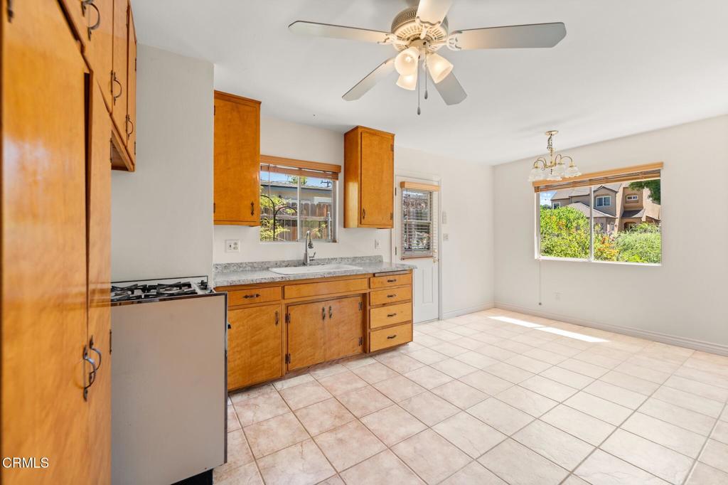 53 Prospect Street Oak View, CA 93022 - Photo 11 of 32 53PROSPECT-09