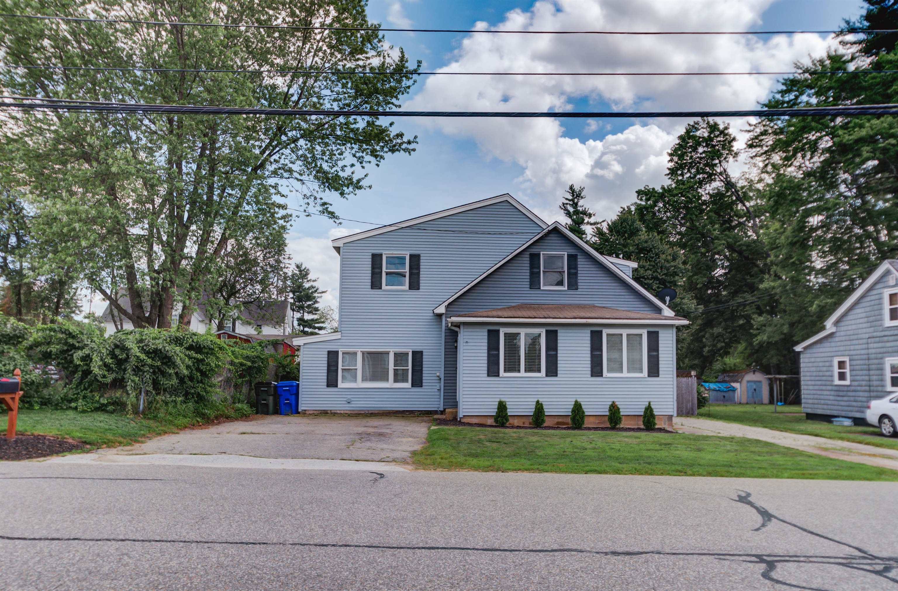 2085 Wellington Road Manchester, NH 03104 - Photo 1 of 27 Gallery Image 1