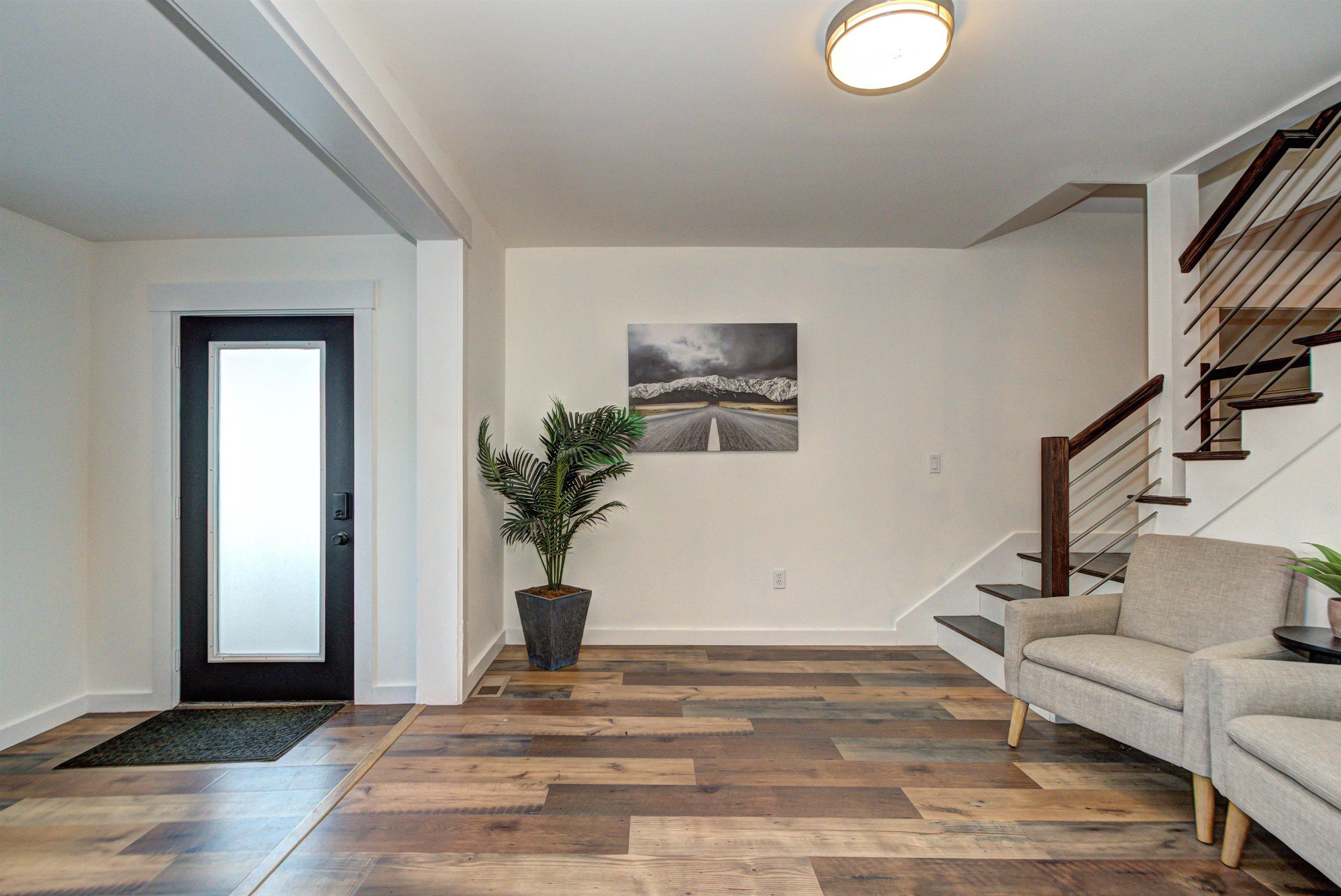 2085 Wellington Road Manchester, NH 03104 - Photo 2 of 27 Gallery Image 2