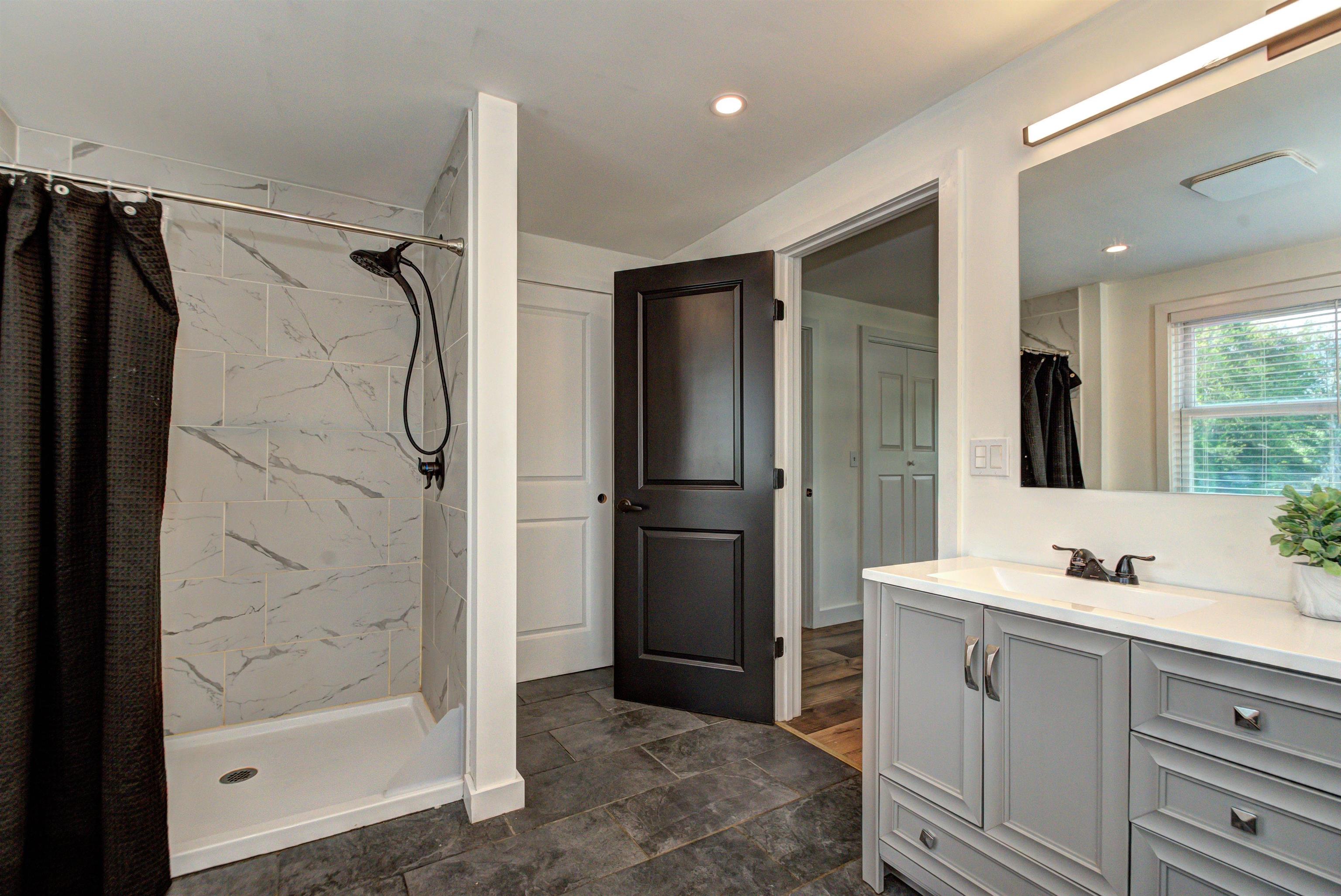 2085 Wellington Road Manchester, NH 03104 - Photo 23 of 27 Gallery Image 23