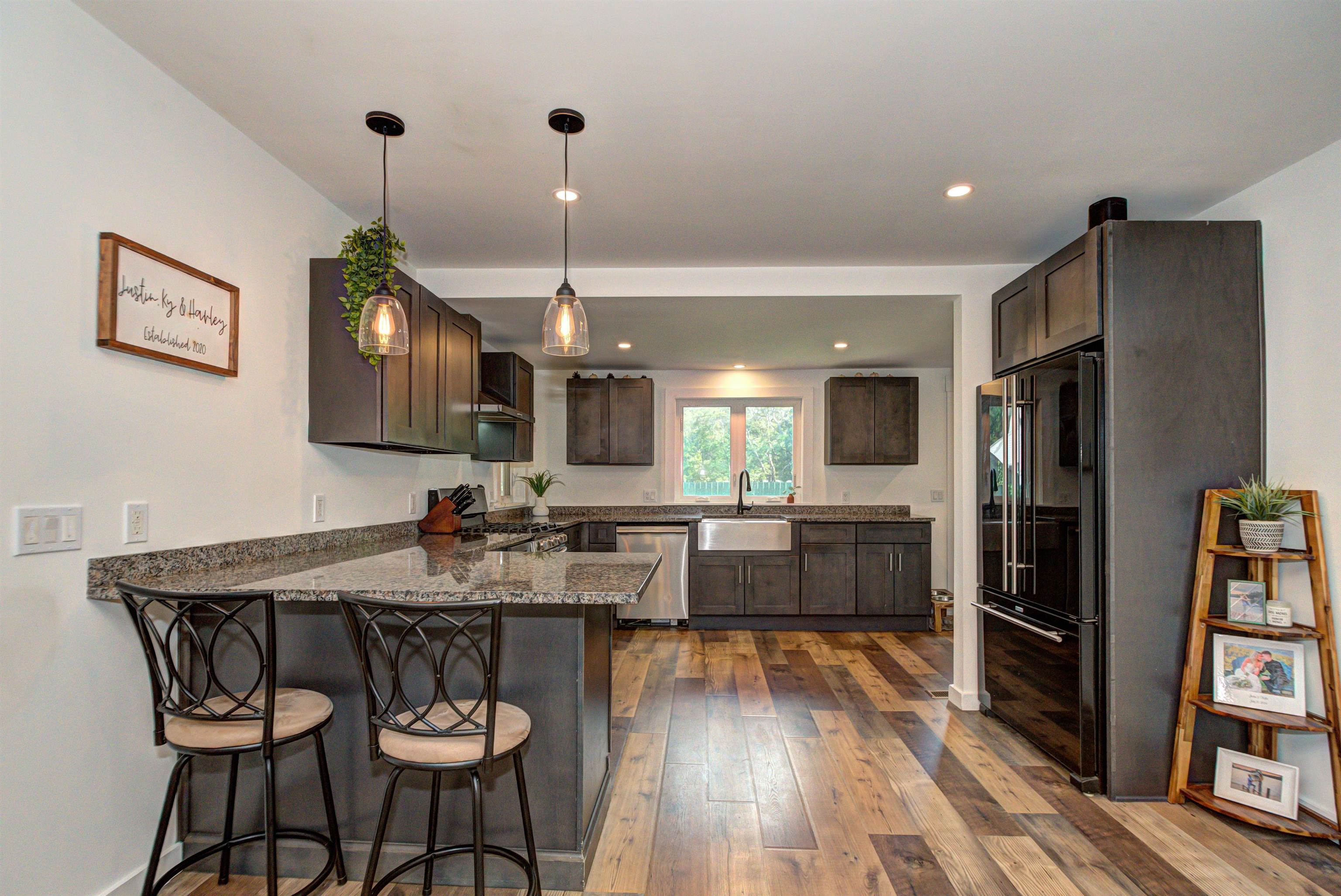 2085 Wellington Road Manchester, NH 03104 - Photo 5 of 27 Gallery Image 5