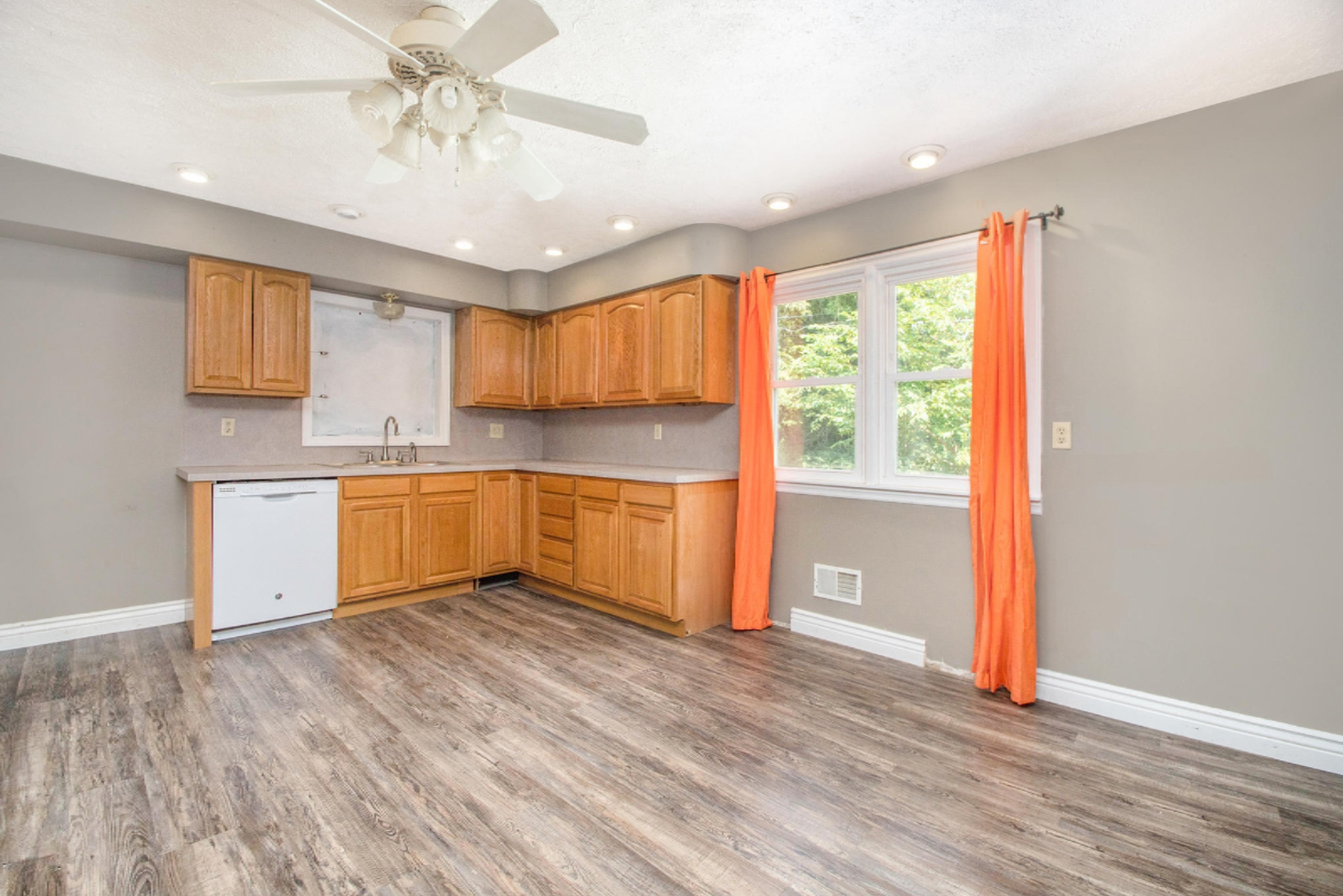 6058 Pokagon Road Berrien Springs, MI 49103 - Photo 8 of 19 IMG_9571