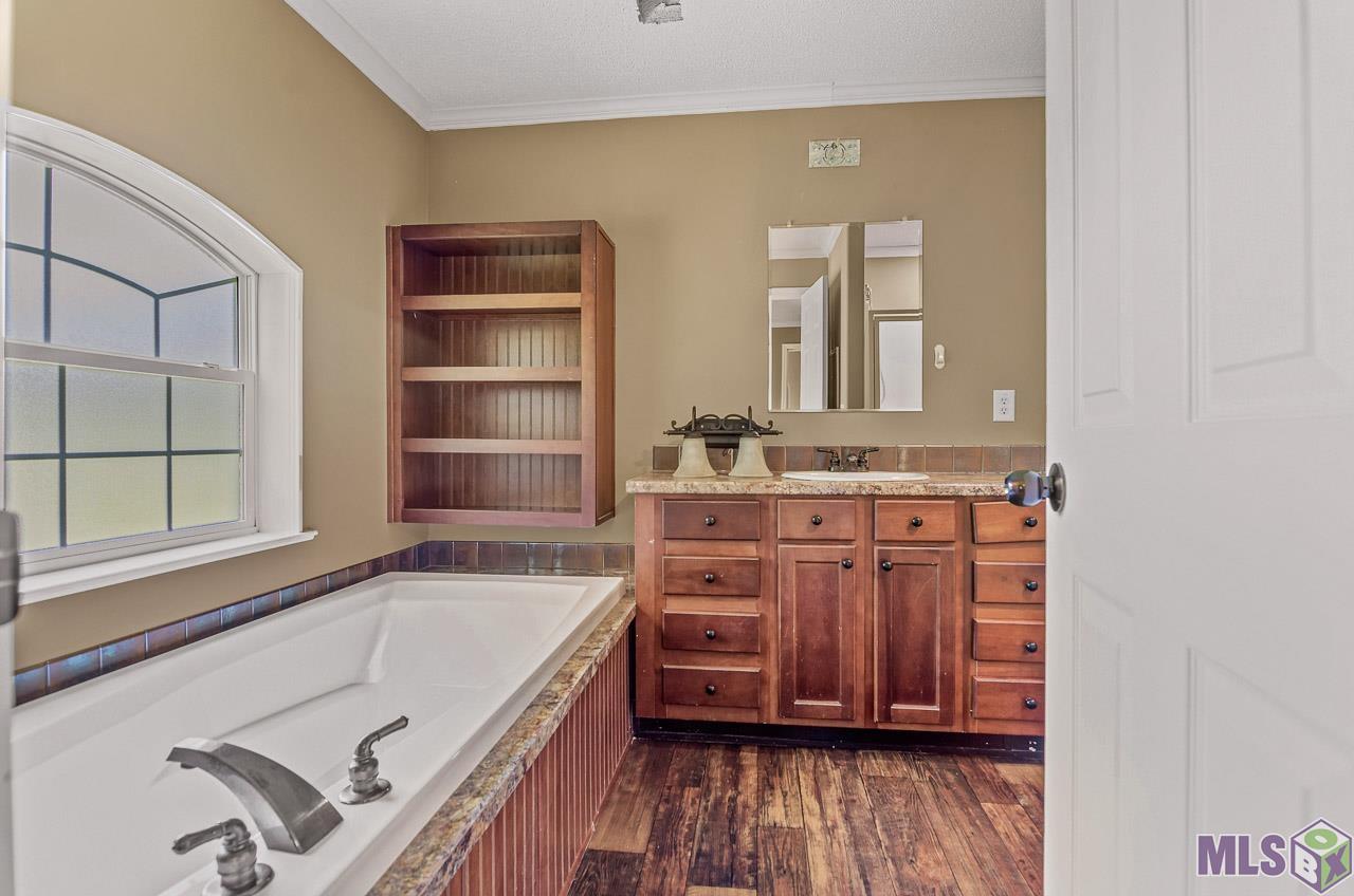 13124 Harold Road Gonzales, LA 70737 - Photo 10 of 20 Gallery Image 10