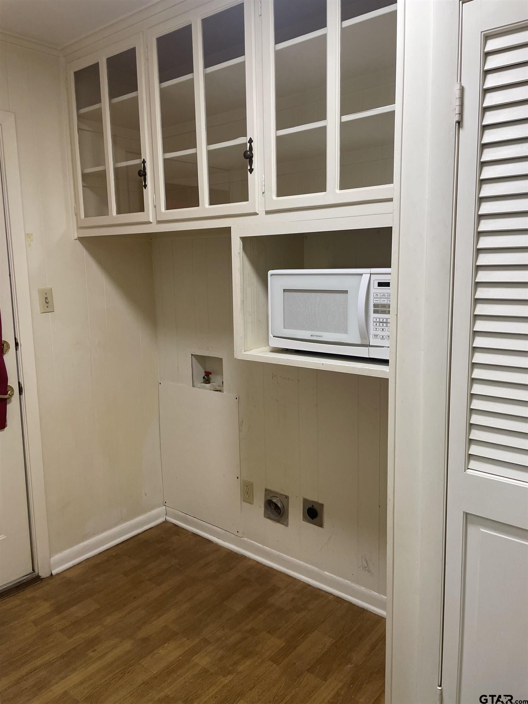 2523 Shenandoah Drive Tyler, TX 75701 - Photo 15 of 26 a view of empty room with a window