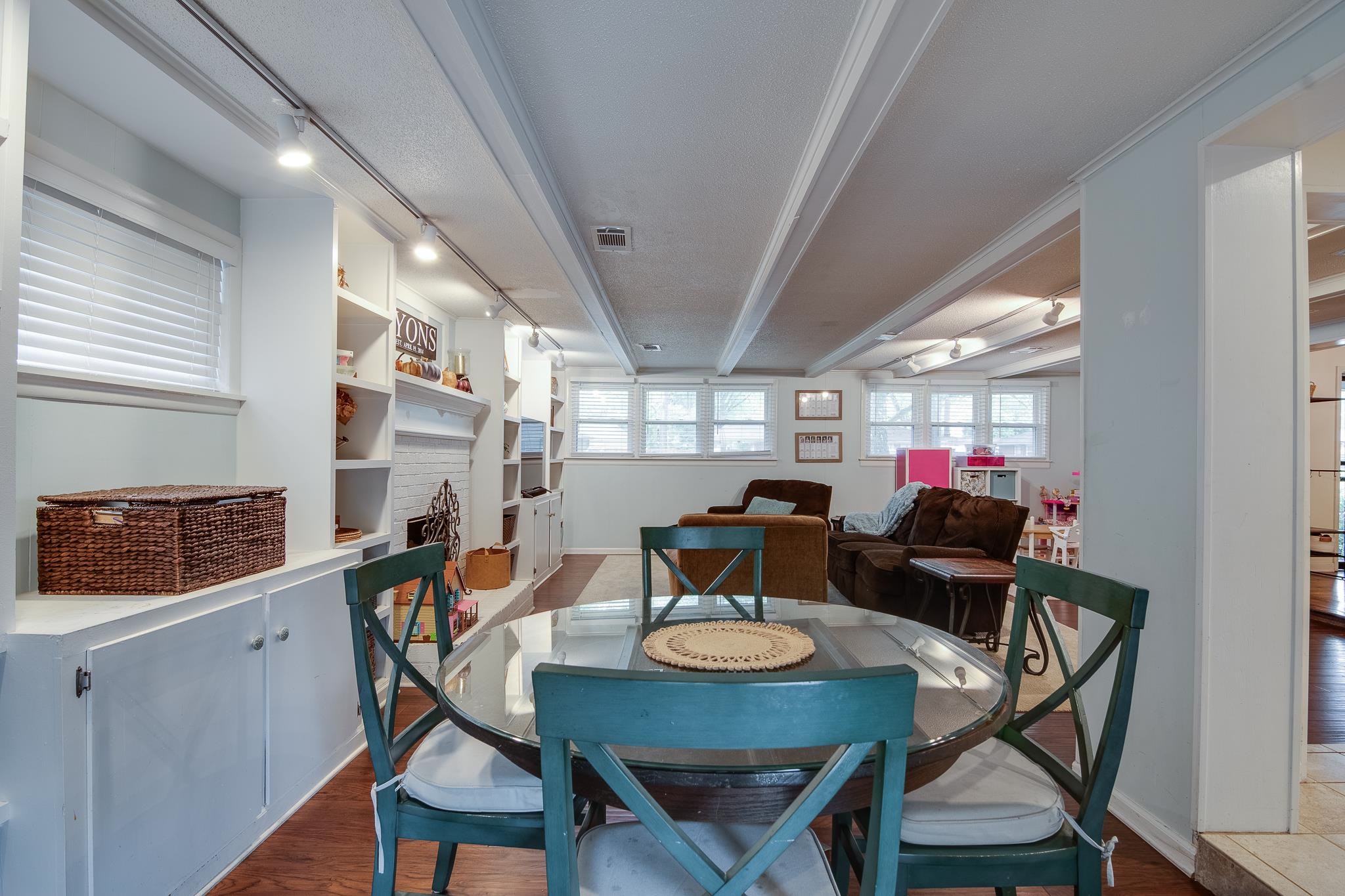 4898 Dee Road Memphis, TN 38117 - Photo 17 of 40 a view of a dining room with furniture and window