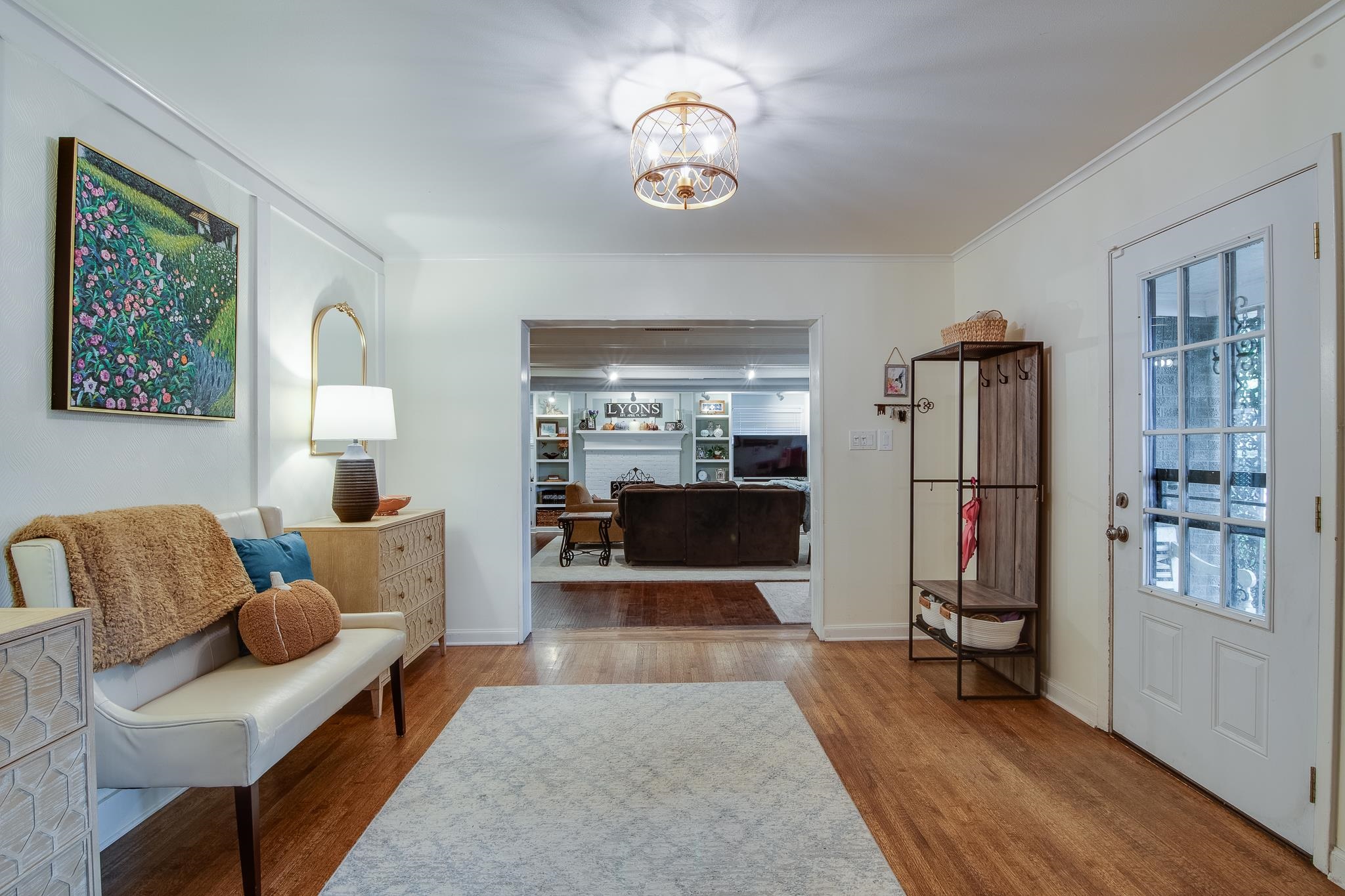 4898 Dee Road Memphis, TN 38117 - Photo 20 of 40 a living room with furniture