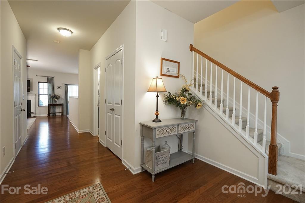 13769 Singleleaf Lane Charlotte, NC 28278 - Photo 3 of 25