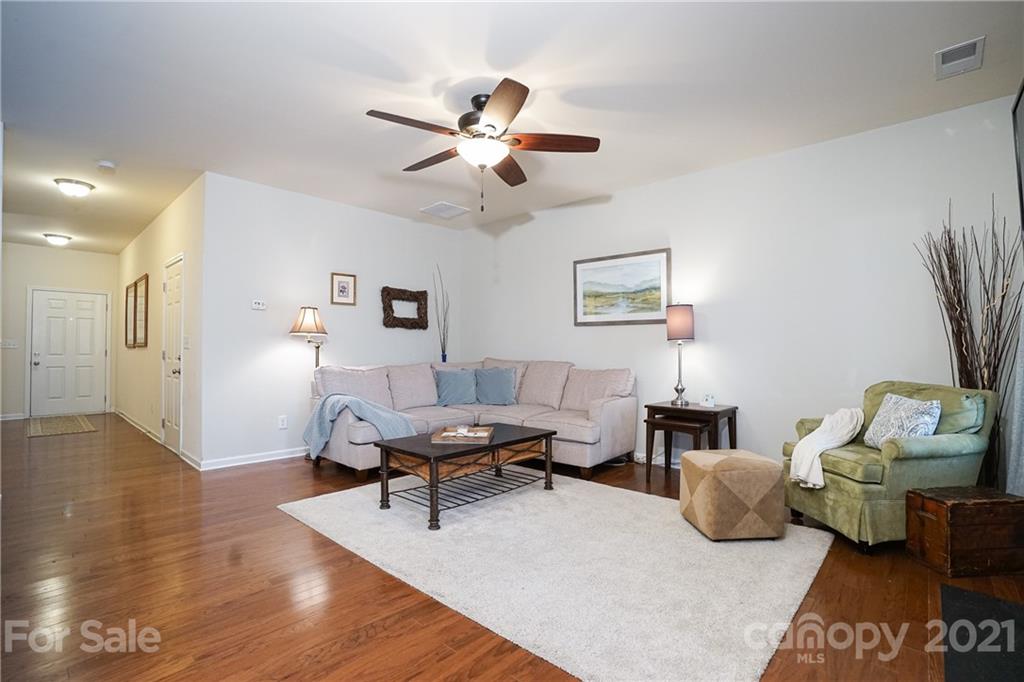 13769 Singleleaf Lane Charlotte, NC 28278 - Photo 5 of 25