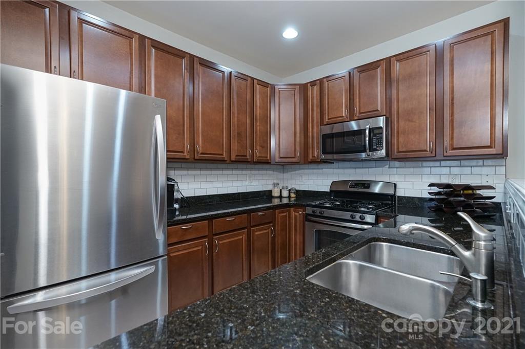 13769 Singleleaf Lane Charlotte, NC 28278 - Photo 8 of 25