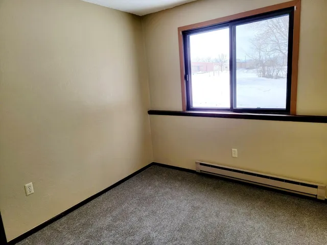 $575 | 328 Lake Street, Unit 5, Clinton, MN 56225