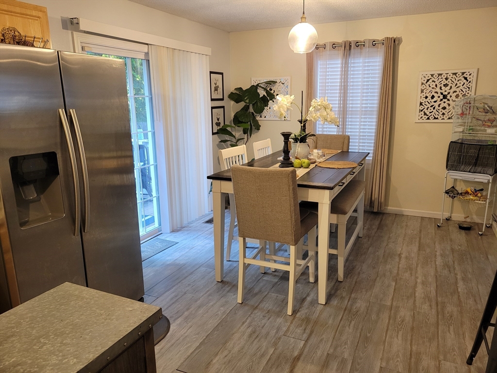 142 Jasper Street Springfield, MA 01109 - Photo 5 of 7