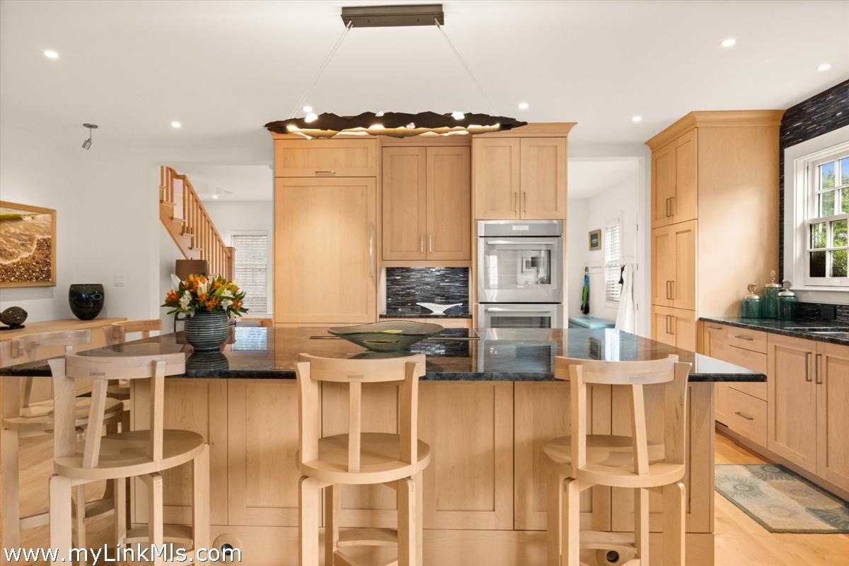 10 Tilton Way Edgartown, MA 02539 - Photo 8 of 42