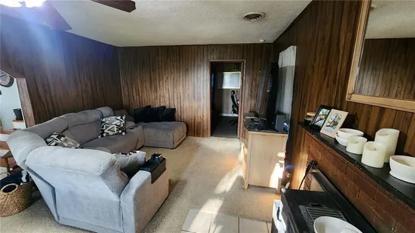 $164,500 | 2357 160th Highway, Columbus, KS 66725