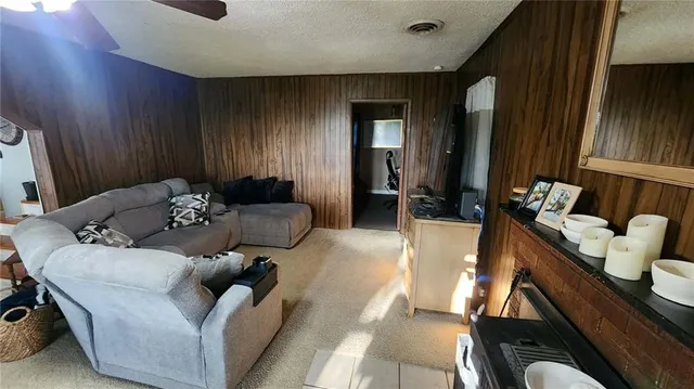 $164,500 | 2357 160th Highway, Columbus, KS 66725