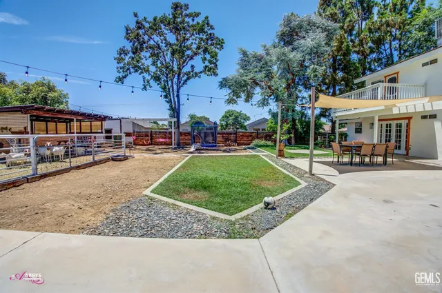 a view of a house with sitting area