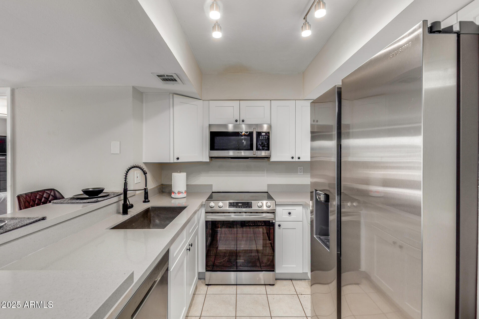 540 North May, Unit 1122 Mesa, AZ 85201 - Photo 10 of 28 12 May