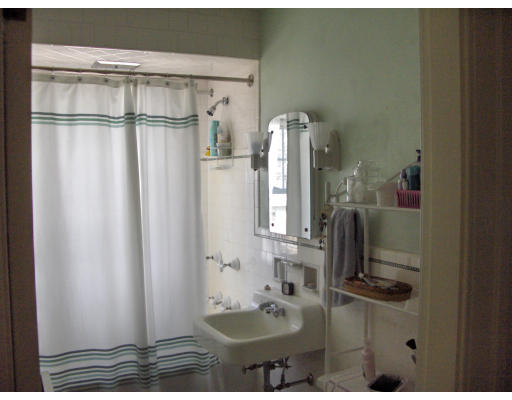21 Longfellow Road Worcester, MA 01602 - Photo 15 of 17 Gallery Image 15