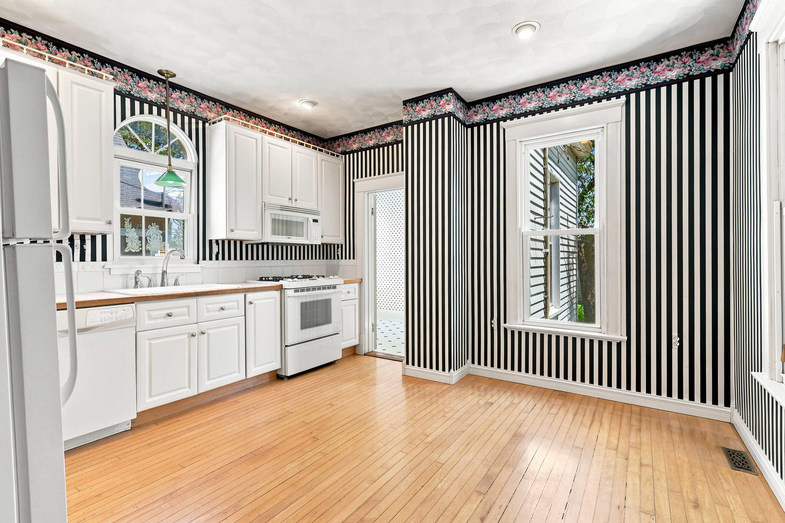 1810 15th Street Moline, IL 61265 - Photo 14 of 47