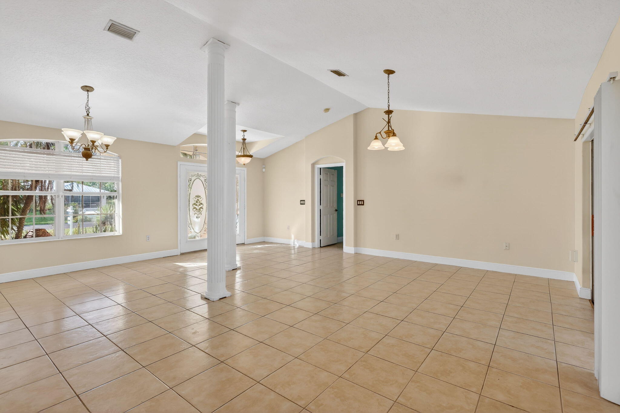 3282 Southeast W Snow Road Port St. Lucie, FL 34984 - Photo 13 of 52 Living Room