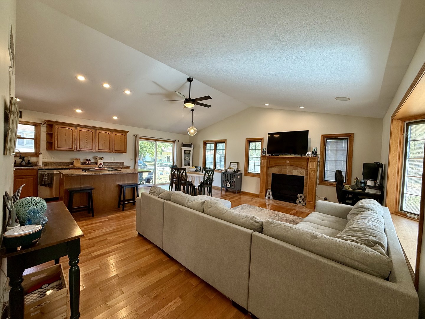 1529 Gleason Drive Rantoul, IL 61866 - Photo 4 of 27