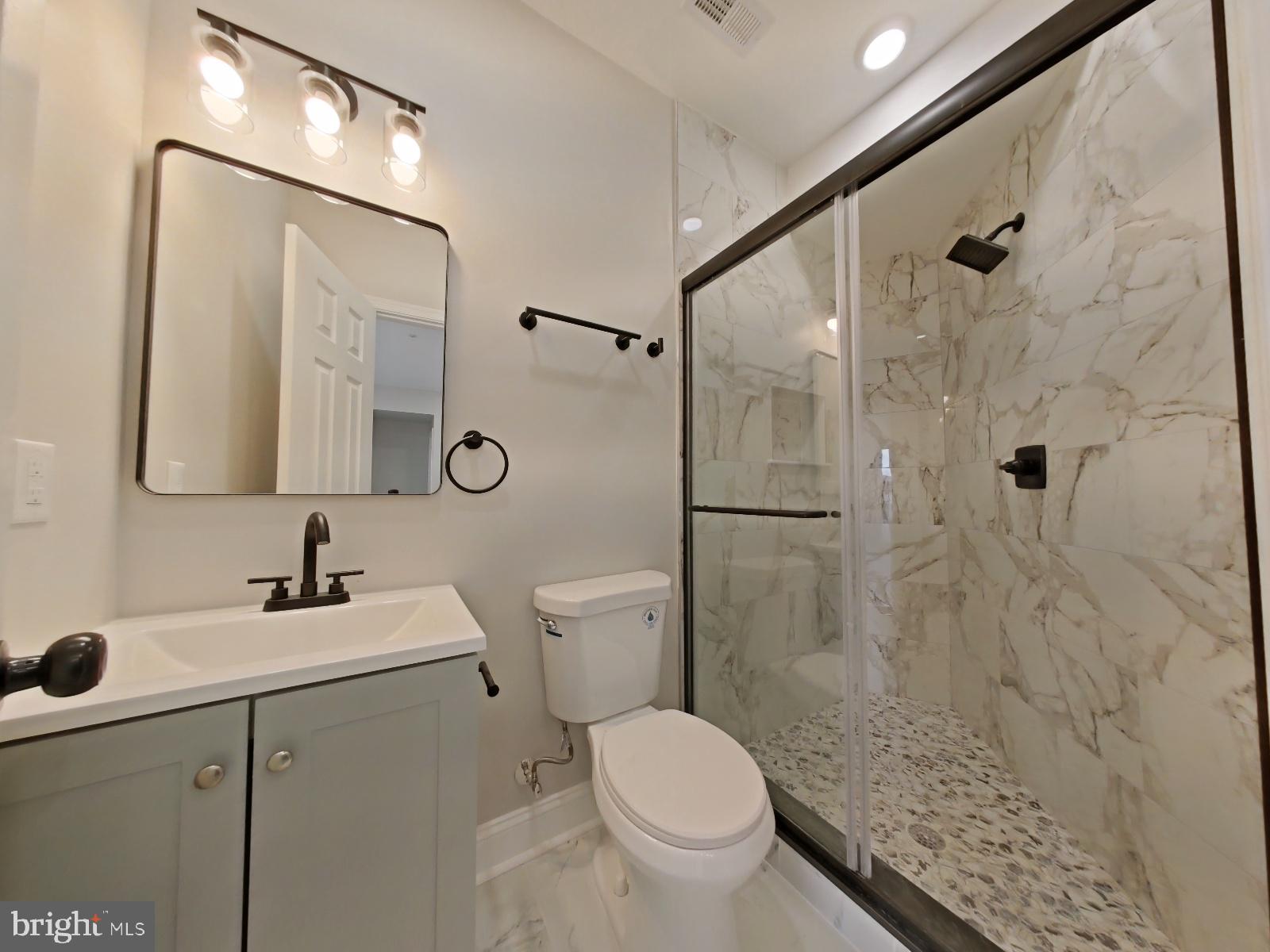 1822 Ridge Avenue, Unit 5A Philadelphia, PA 19130 - Photo 17 of 19 Bathroom