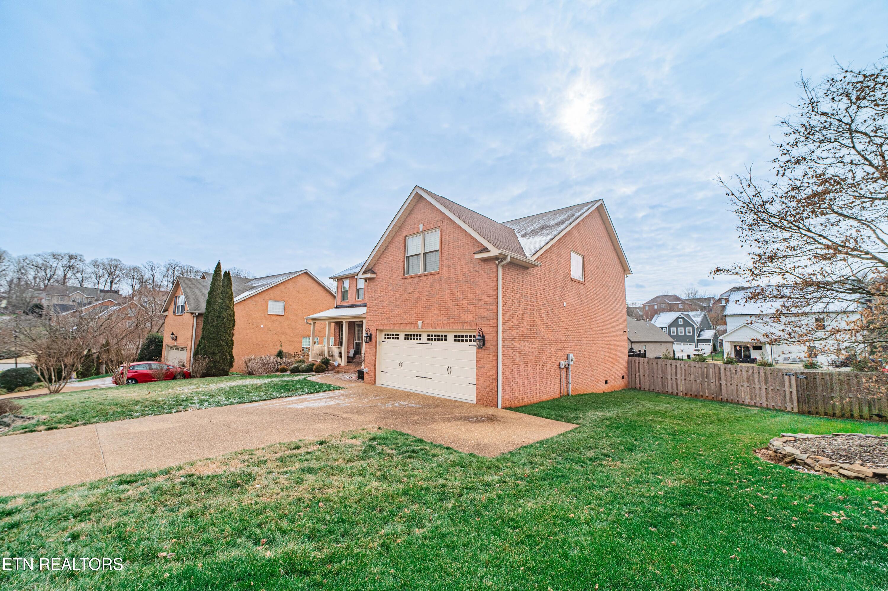 1267 Woodsboro Road Knoxville, TN 37922 - Photo 4 of 55 1267-woodsboro-edits-4