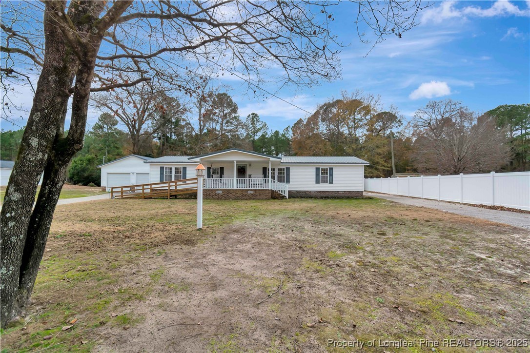 253 Butters Cemetery Road Bladenboro, NC 28320 - Photo 2 of 28