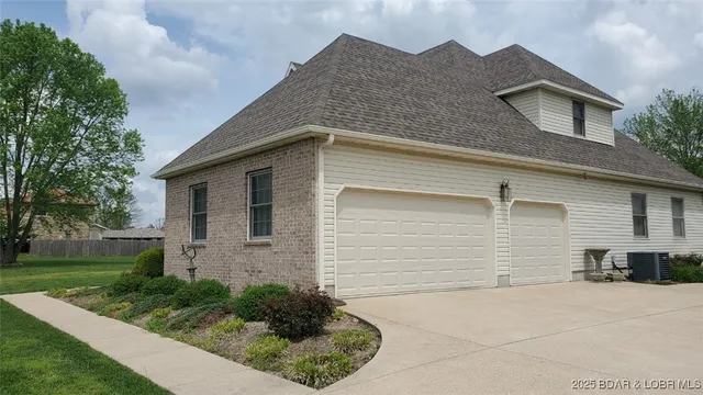 $535,000 | 1932 Mimosa Court, Lebanon, MO 65536